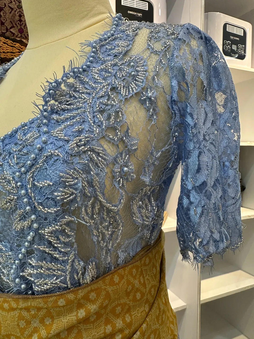 Detail payet kebaya Bali premium